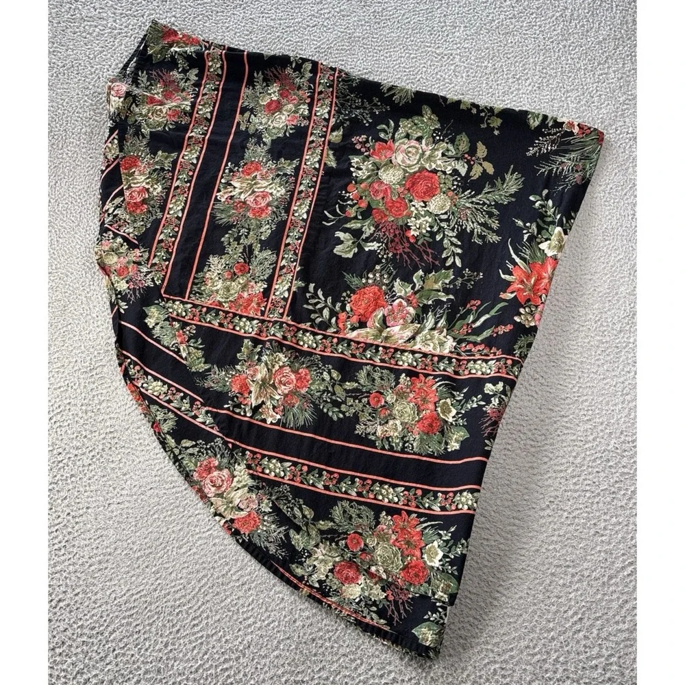 April Cornell Tablecloth 65x68 Round Red Pink Green Floral Merry‎ Black Cotton